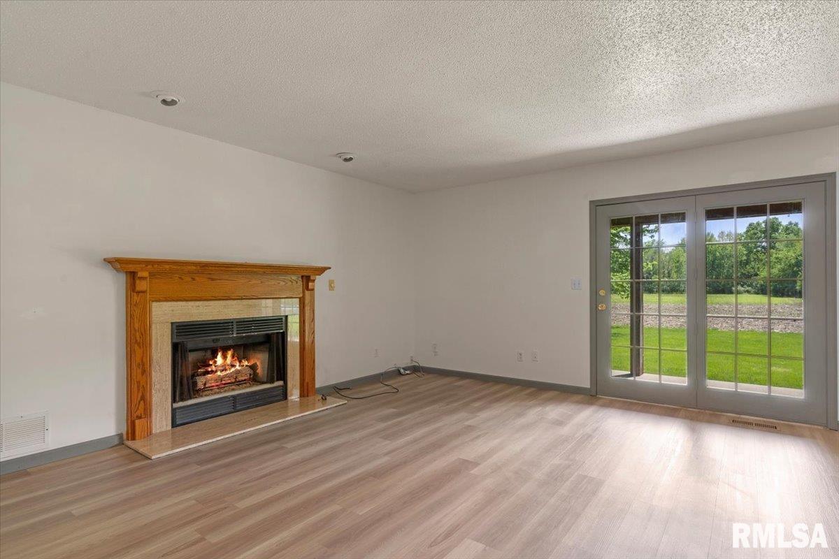 1204 Harmony Court Springfield, IL 62703 - Photo 6 of 35