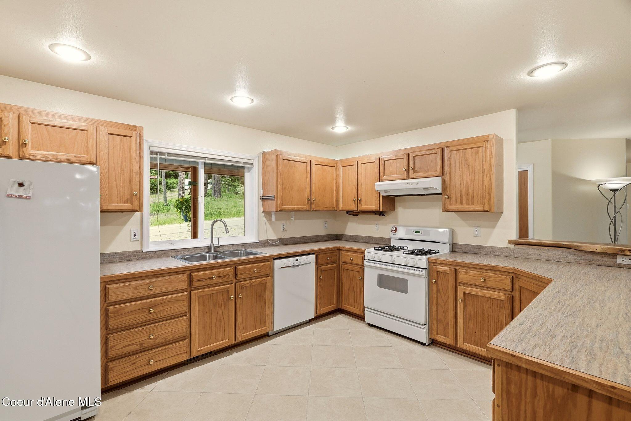 955 Bottle Bay Road Sagle, ID 83860 - Photo 15 of 66 Kitchen