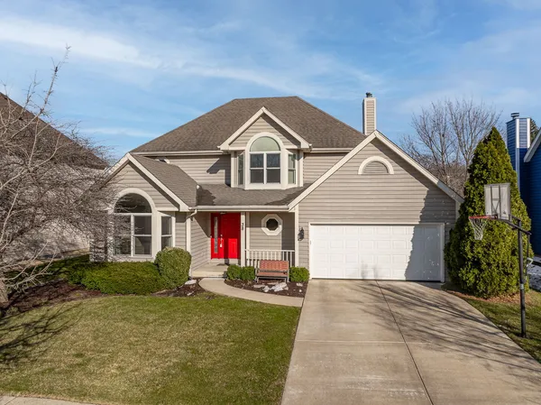 $600,000 | 38 Breckenridge Drive, Aurora, IL 60504