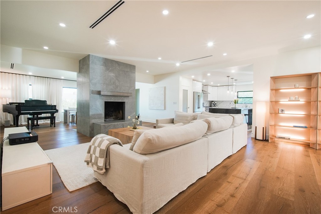 705 Rim Road Pasadena, CA 91107 - Photo 8 of 25 Living Room Angle 3