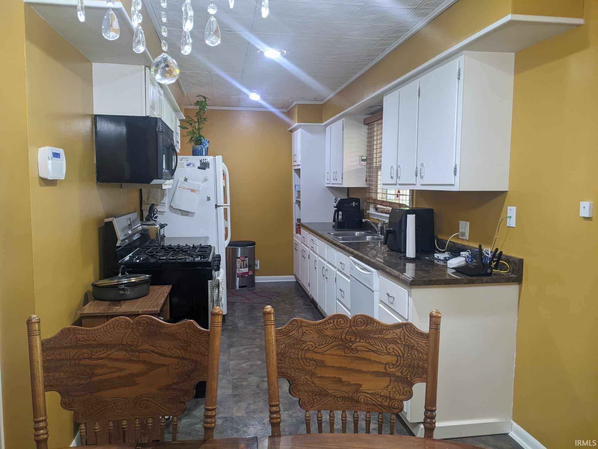 913 North Greene Road Goshen, IN 46526 - Photo 5 of 16