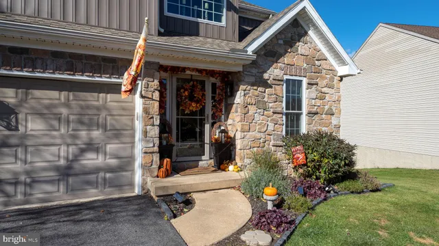 a view of outdoor space and porch