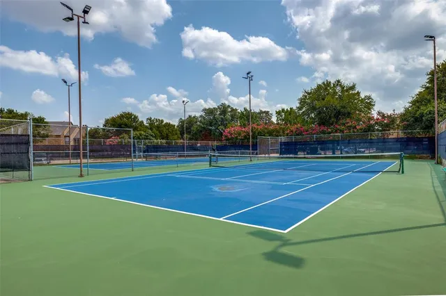 a view of a tennis court