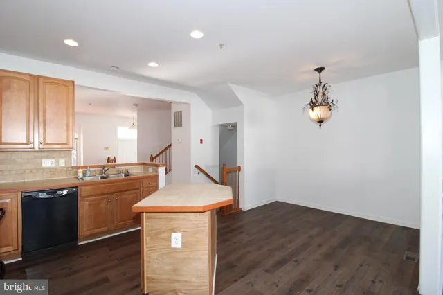 $2,000 | 17628 Basalt Way, Hagerstown, MD 21740