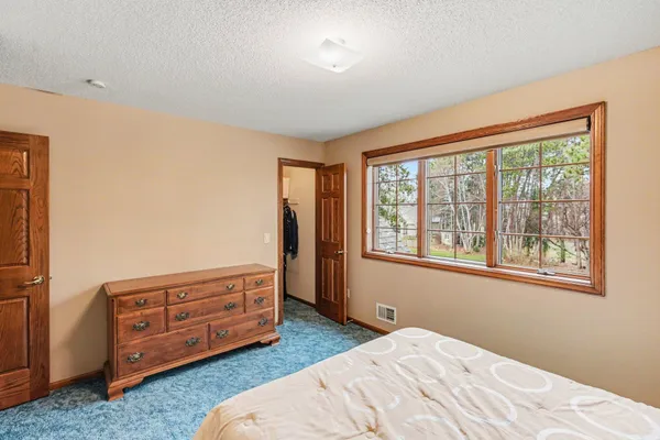 $550,000 | 3118 139th Avenue Northwest, Andover, MN 55304