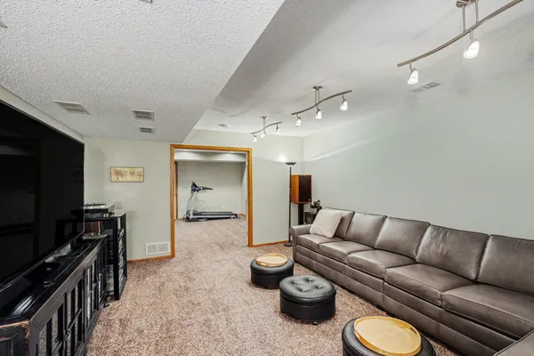 $550,000 | 3118 139th Avenue Northwest, Andover, MN 55304