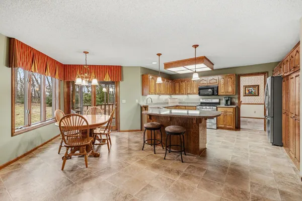 $550,000 | 3118 139th Avenue Northwest, Andover, MN 55304