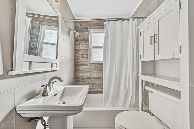 $1,349 | 3911 Michigan Avenue Northwest, Roanoke, VA 24017