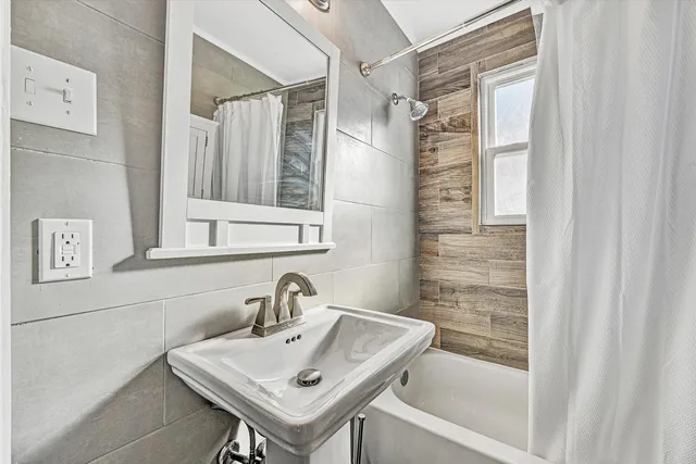 $1,349 | 3911 Michigan Avenue Northwest, Roanoke, VA 24017