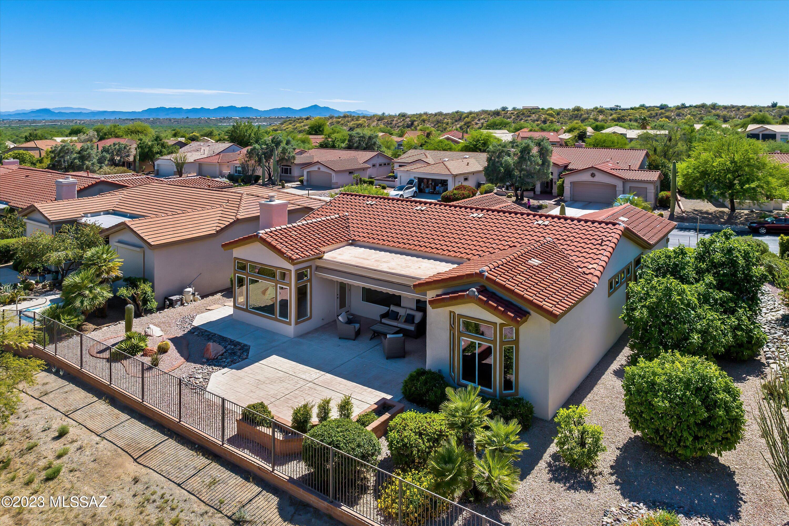 13618 North Pima Spring Way Oro Valley, AZ 85755 - Photo 4 of 34