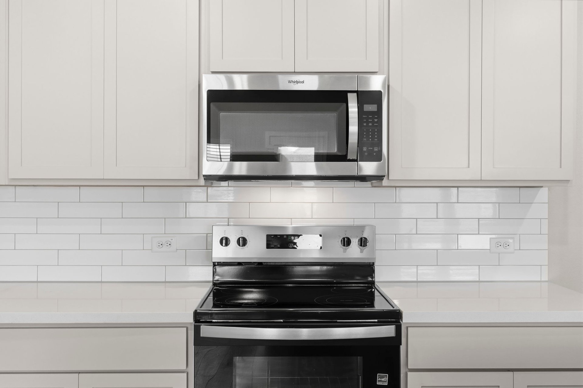 176 Wind Hill Jarrell, TX 76537 - Photo 10 of 31 Beautiful finishes in Light & Bright Kitchen