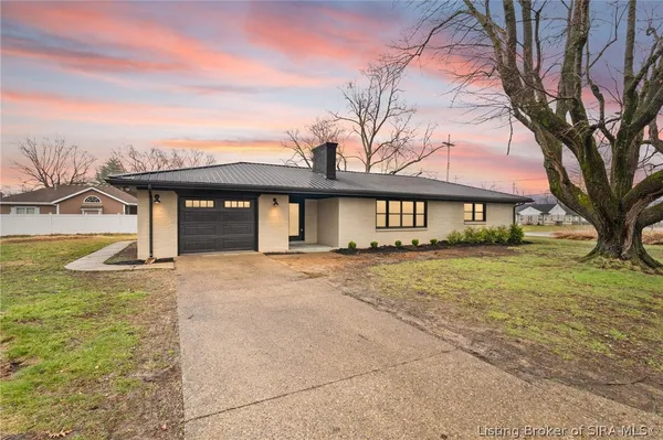 $329,999 | 1 Marvic Drive, Clarksville, IN 47129