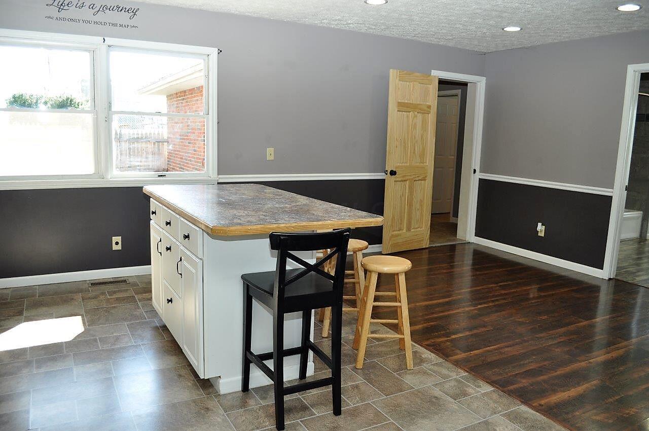 940 County Line Road Northeast Bremen, OH 43107 - Photo 16 of 53 Eating Space-940 County Line Road NE Bremen OH 43107