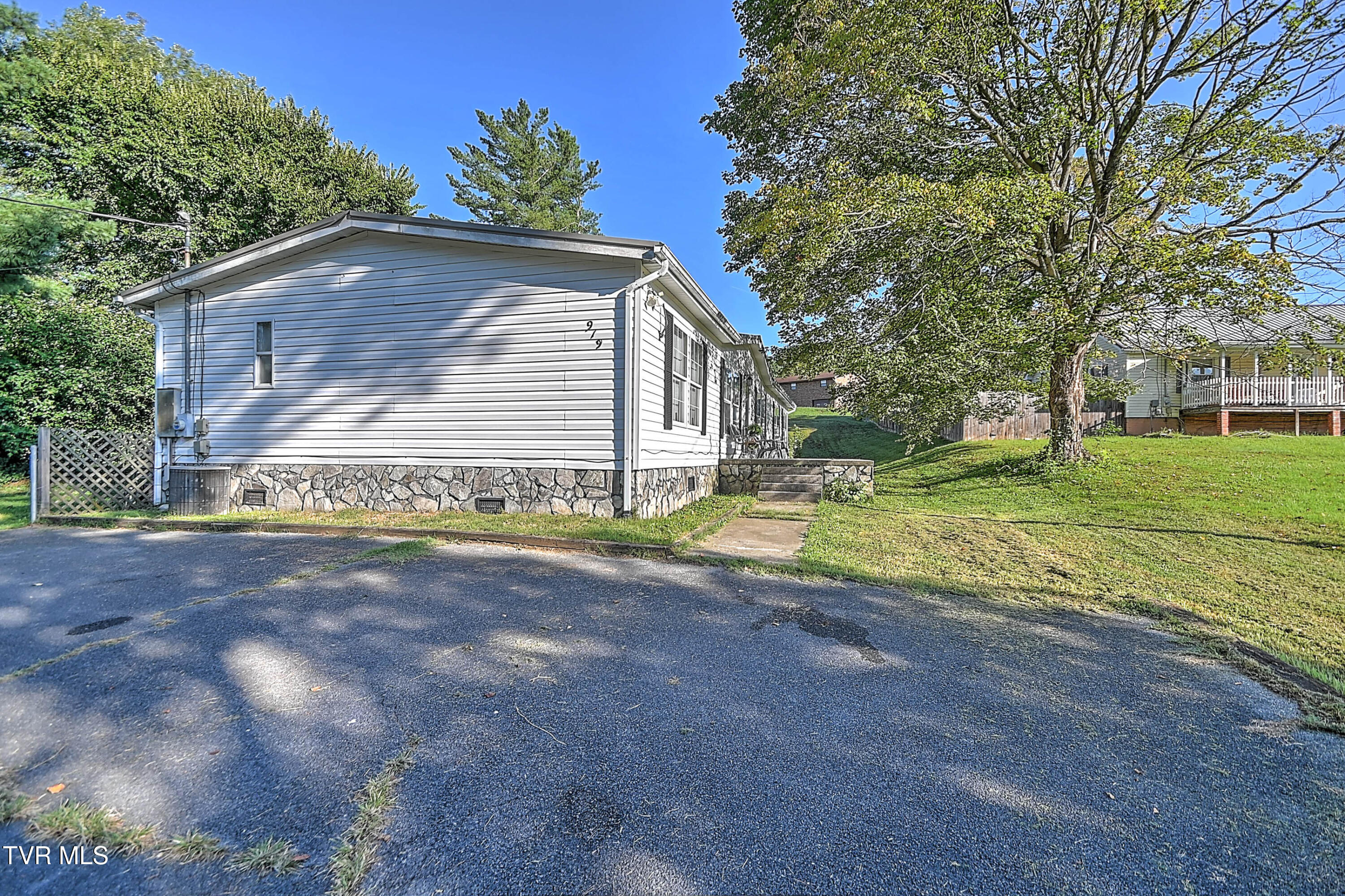 919 Old Stage Road Church Hill, TN 37642 - Photo 30 of 34 919 Old Stage JB-34