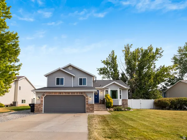 $490,000 | 835 West 150 South, Clearfield, UT 84015