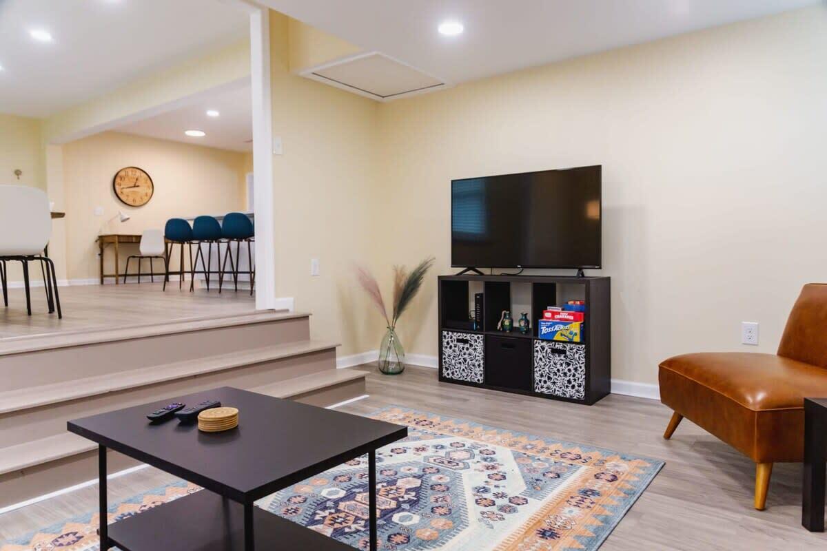 5917 Hagood Avenue Hanahan, SC 29410 - Photo 10 of 52 Living Space