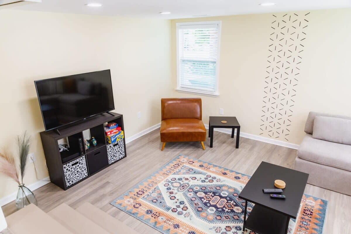 5917 Hagood Avenue Hanahan, SC 29410 - Photo 11 of 52 Living Space