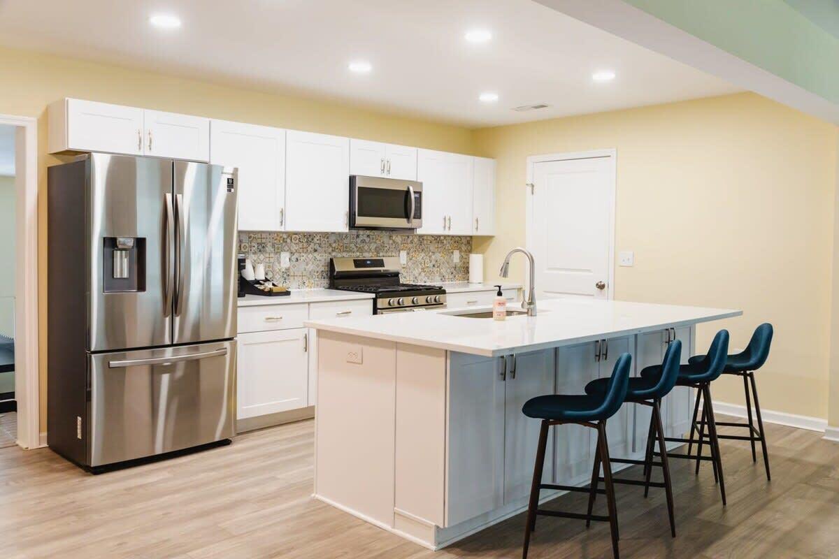 5917 Hagood Avenue Hanahan, SC 29410 - Photo 13 of 52 Updated Kitchen