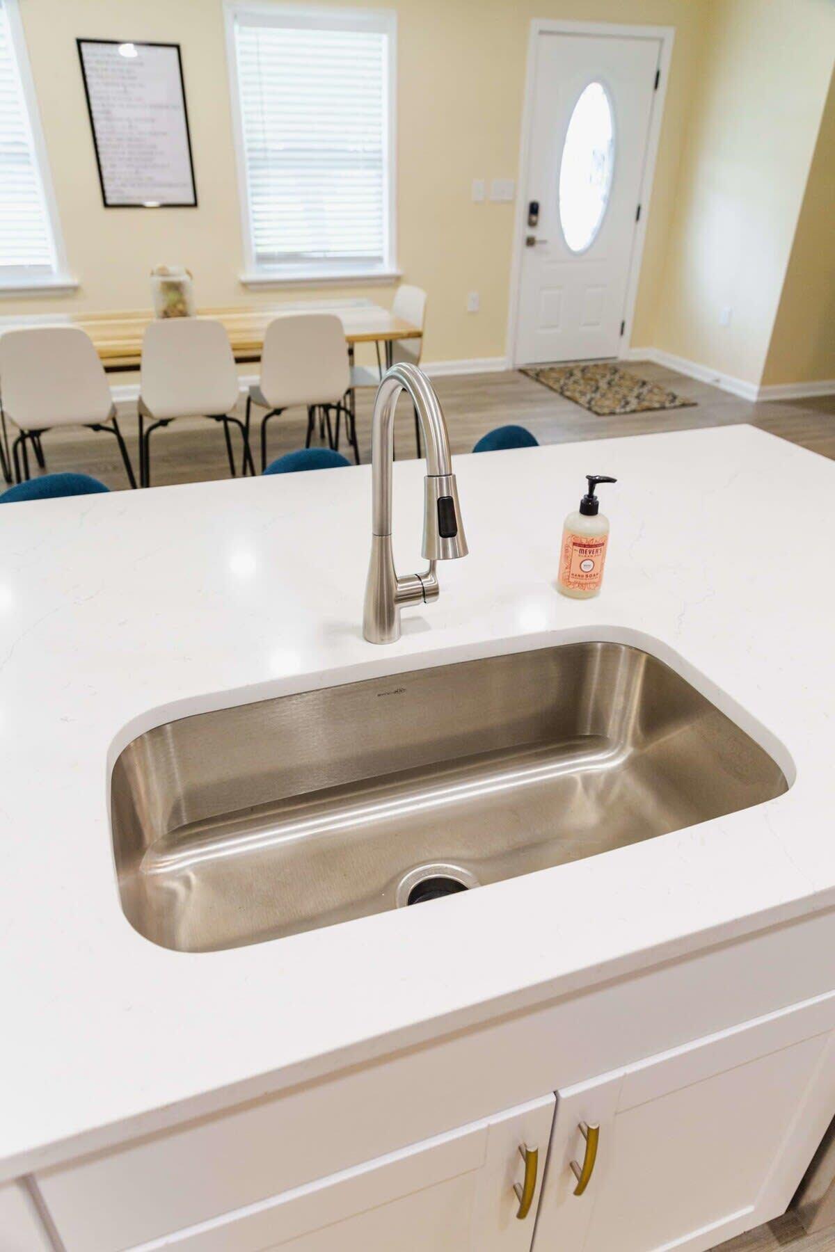 5917 Hagood Avenue Hanahan, SC 29410 - Photo 18 of 52 Updated Kitchen