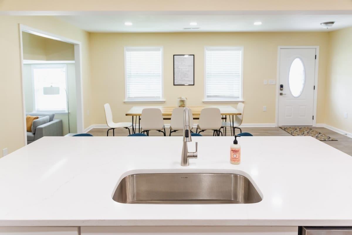 5917 Hagood Avenue Hanahan, SC 29410 - Photo 19 of 52 Updated Kitchen