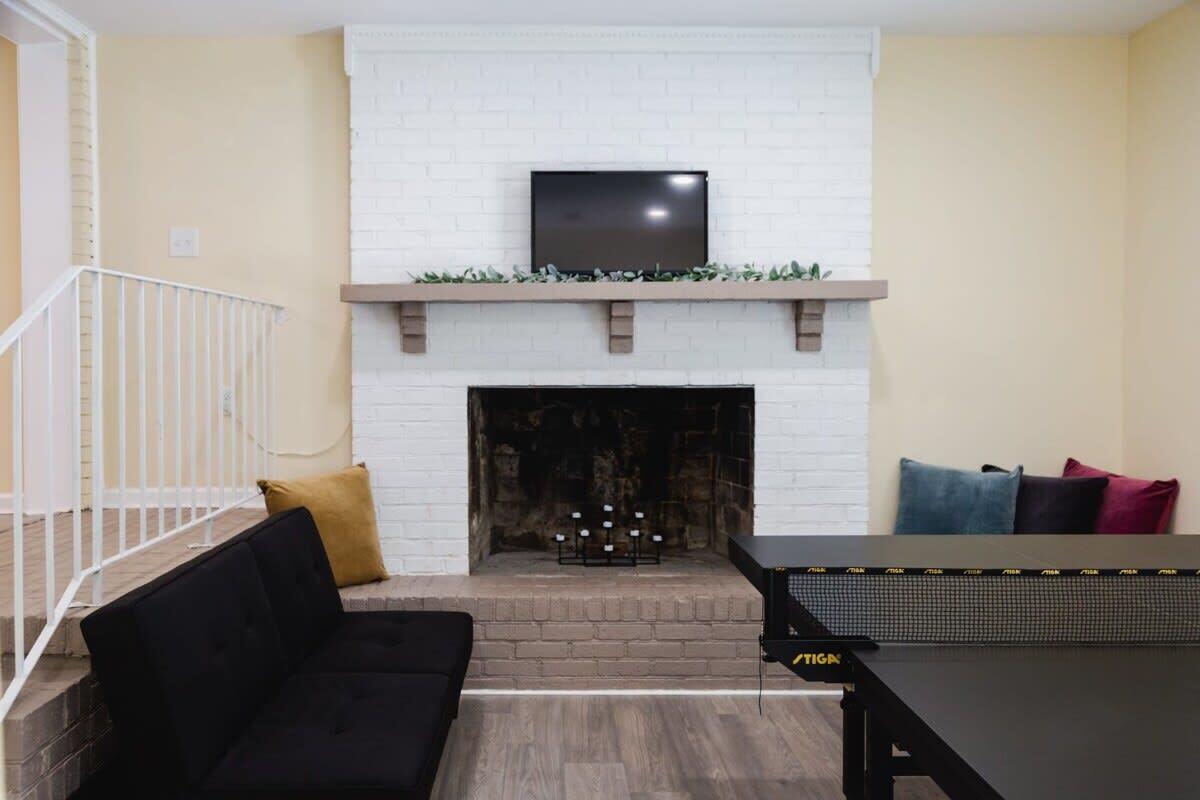 5917 Hagood Avenue Hanahan, SC 29410 - Photo 22 of 52 2nd Living Space