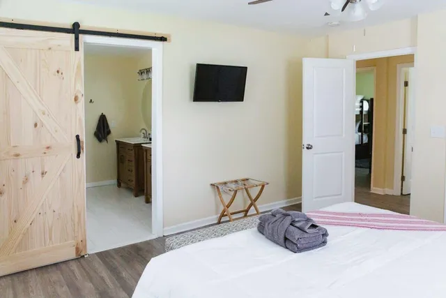 $614,000 | 5917 Hagood Avenue, Hanahan, SC 29410