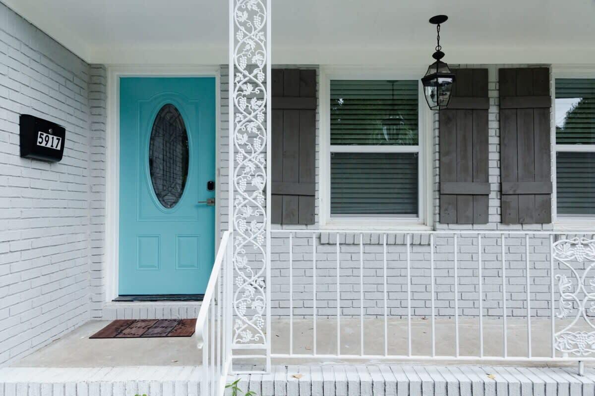 5917 Hagood Avenue Hanahan, SC 29410 - Photo 3 of 52 Front Porch