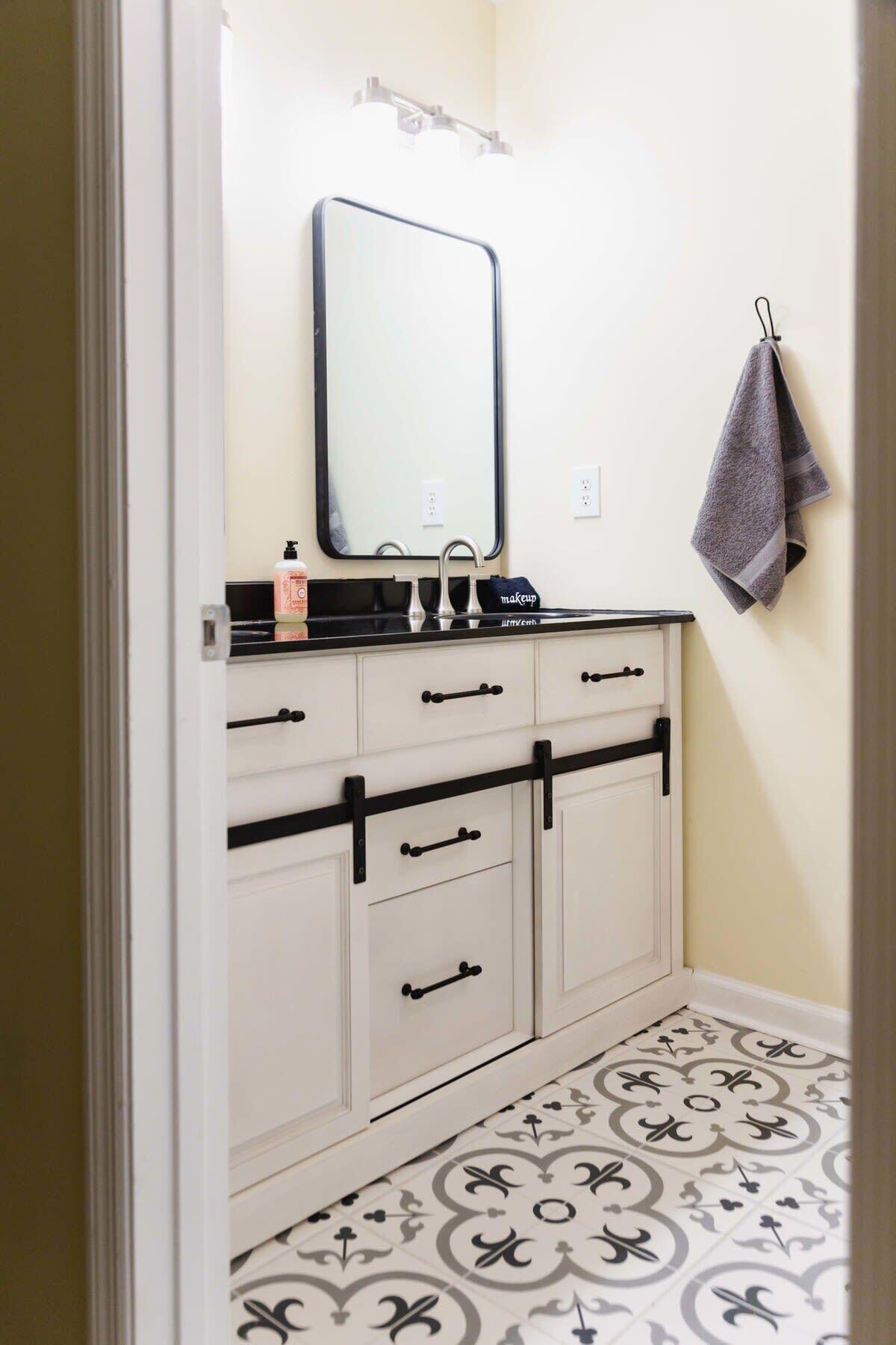 5917 Hagood Avenue Hanahan, SC 29410 - Photo 33 of 52 Hallway Full Bathroom
