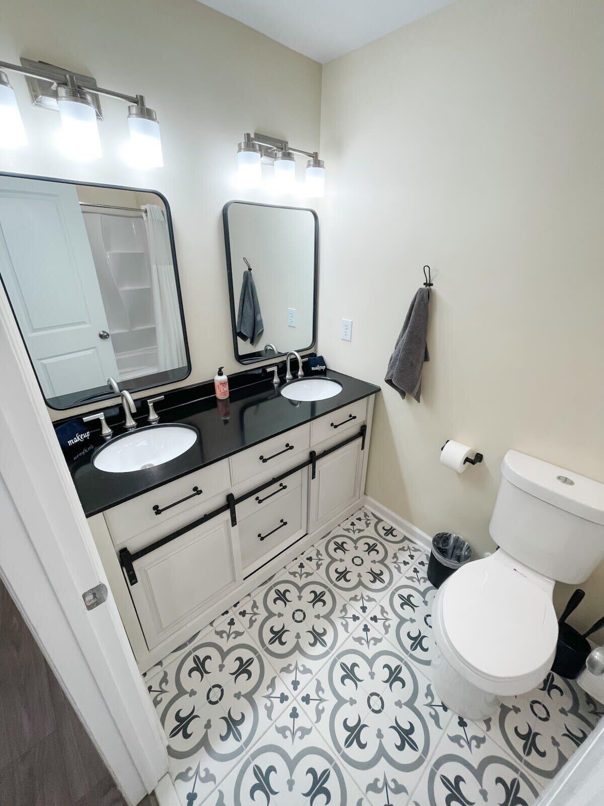 5917 Hagood Avenue Hanahan, SC 29410 - Photo 34 of 52 Hallway Full Bathroom