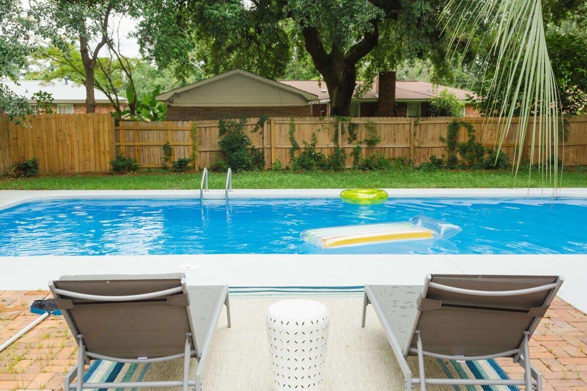 5917 Hagood Avenue Hanahan, SC 29410 - Photo 4 of 52 Saltwater Pool