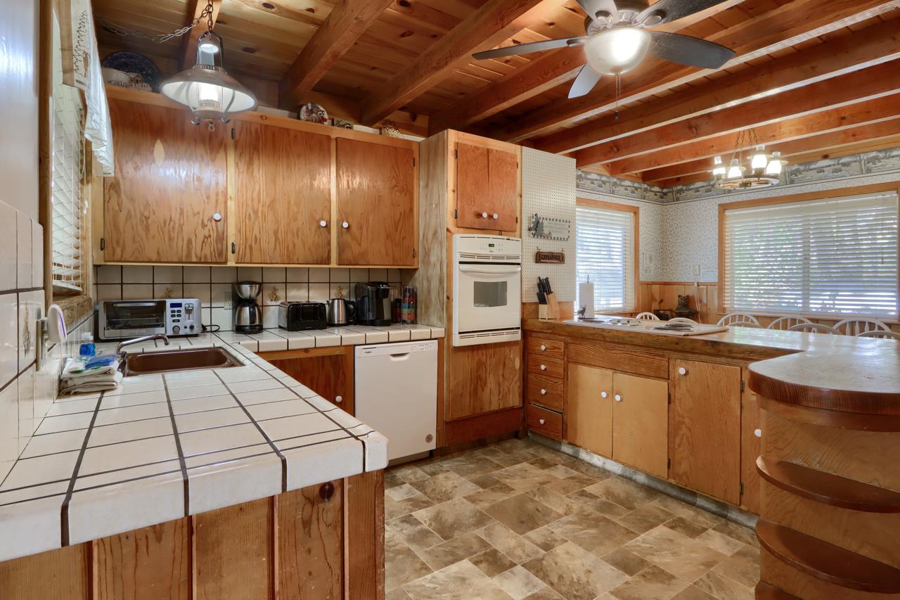 2701 Spelt Road Yosemite National Park, CA 95389 - Photo 15 of 68