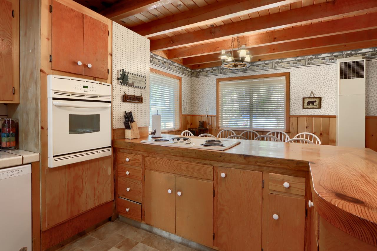 2701 Spelt Road Yosemite National Park, CA 95389 - Photo 16 of 68