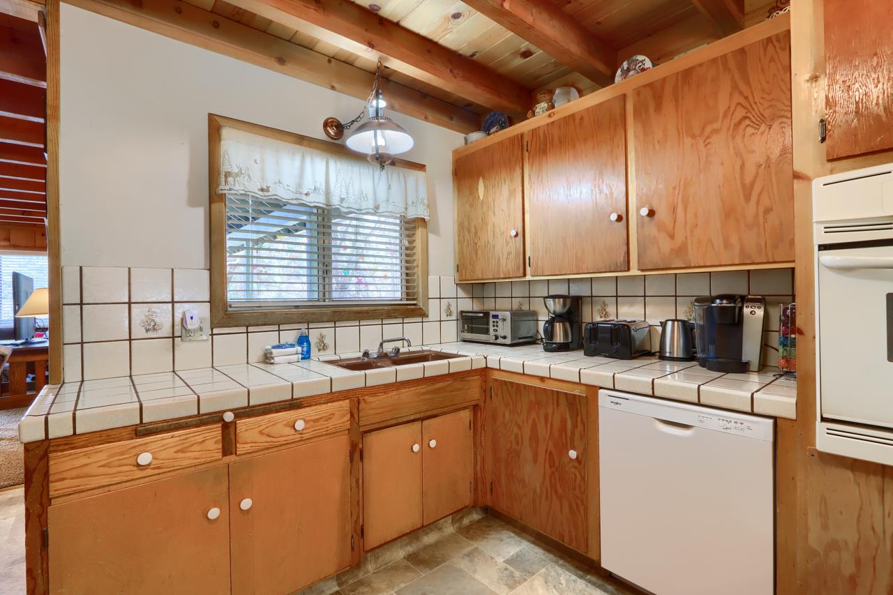 2701 Spelt Road Yosemite National Park, CA 95389 - Photo 17 of 68