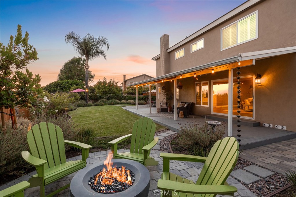 1940 Sunset Lane Fullerton, CA 92833 - Photo 42 of 50 a view of an chairs and tables in the patio