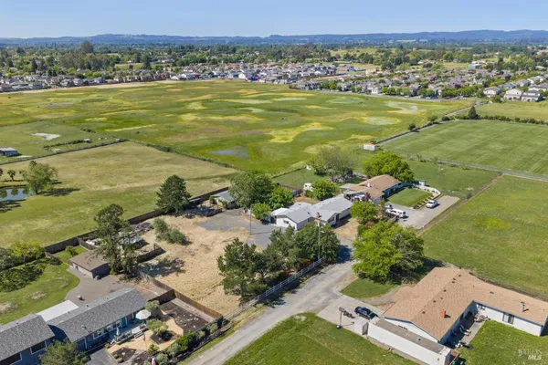 $899,000 | 2295 Francisco Avenue, Unit 1, Santa Rosa, CA 95403