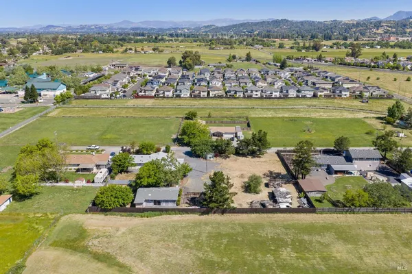 $899,000 | 2295 Francisco Avenue, Unit 1, Santa Rosa, CA 95403