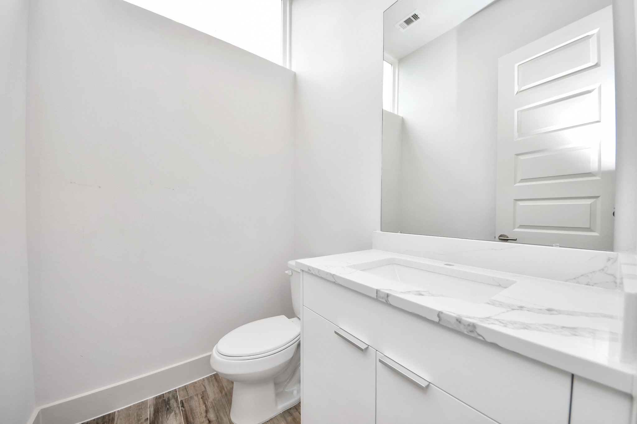 4011 Boho Lane Houston, TX 77045 - Photo 9 of 21 half bath