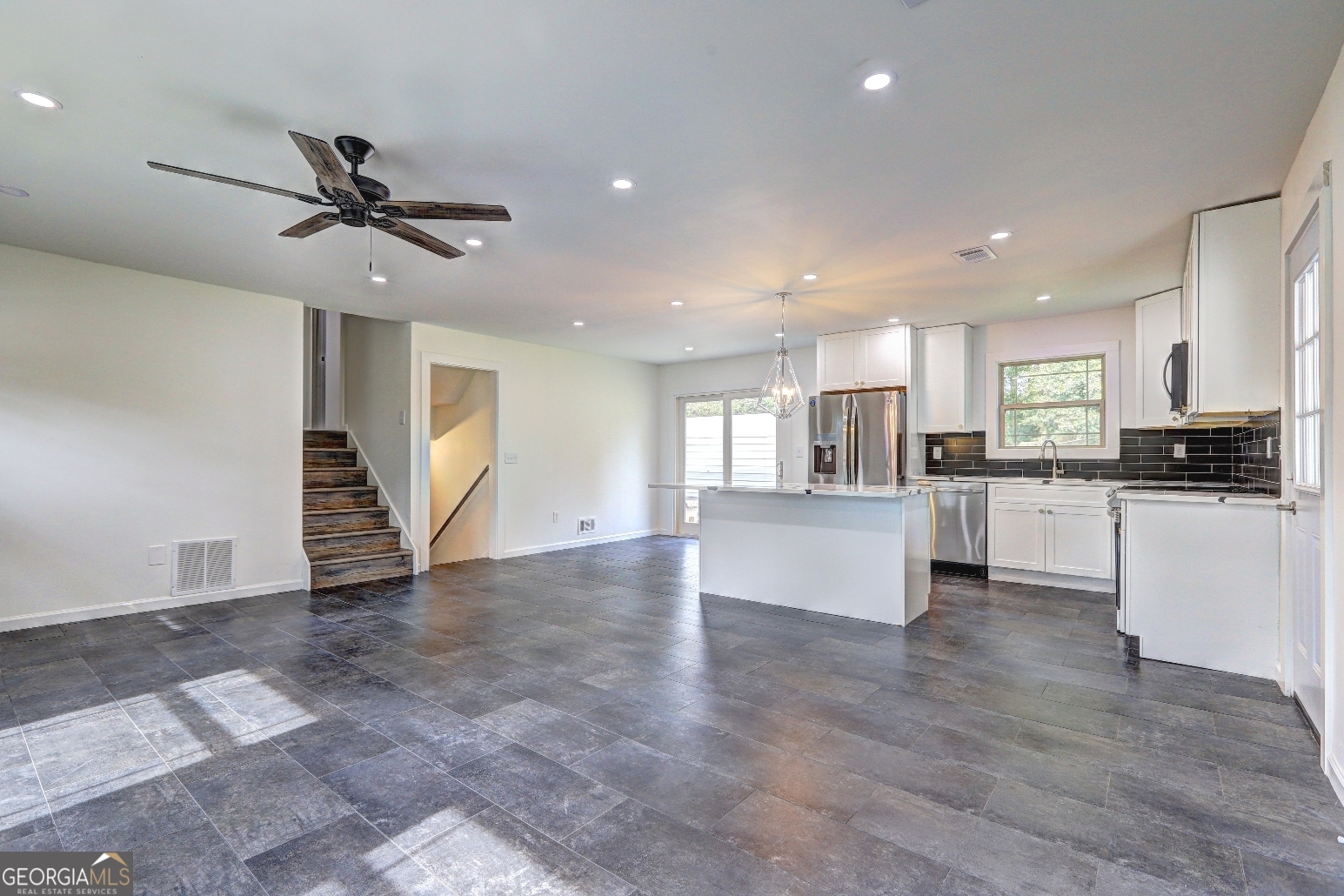 7340 Chalk Way Riverdale, GA 30296 - Photo 3 of 12