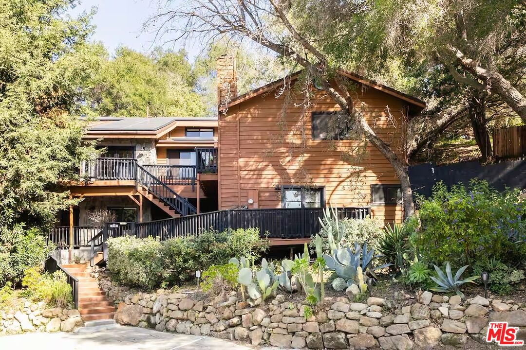178 Muerdago Road Topanga, CA 90290 - Photo 2 of 73