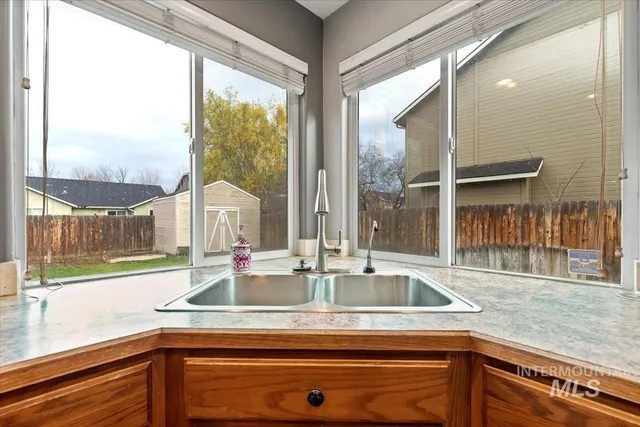 $529,999 | 334 East Santiago Drive, Meridian, ID 83646