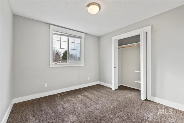 $529,999 | 334 East Santiago Drive, Meridian, ID 83646