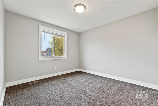 $529,999 | 334 East Santiago Drive, Meridian, ID 83646