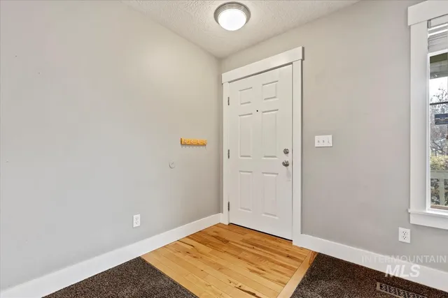 $529,999 | 334 East Santiago Drive, Meridian, ID 83646