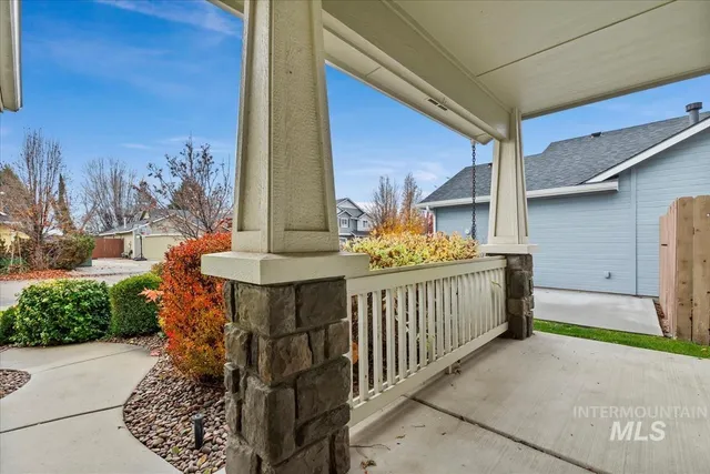 $529,999 | 334 East Santiago Drive, Meridian, ID 83646
