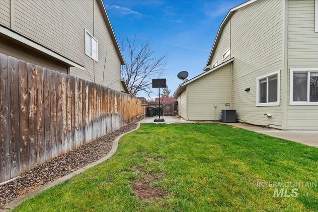 $529,999 | 334 East Santiago Drive, Meridian, ID 83646