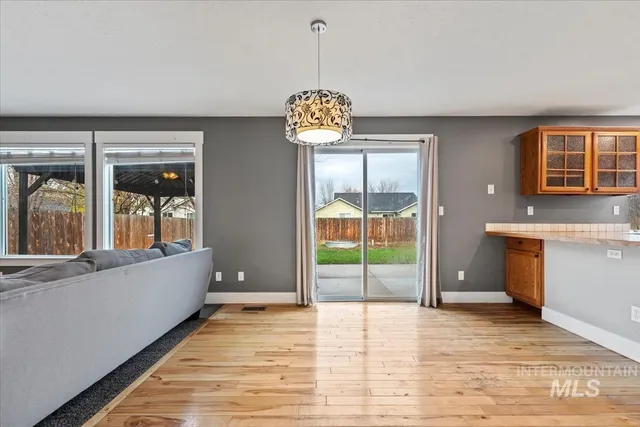 $529,999 | 334 East Santiago Drive, Meridian, ID 83646