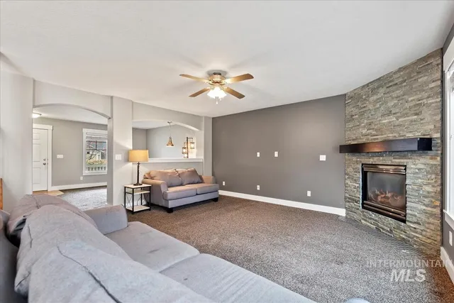 $529,999 | 334 East Santiago Drive, Meridian, ID 83646