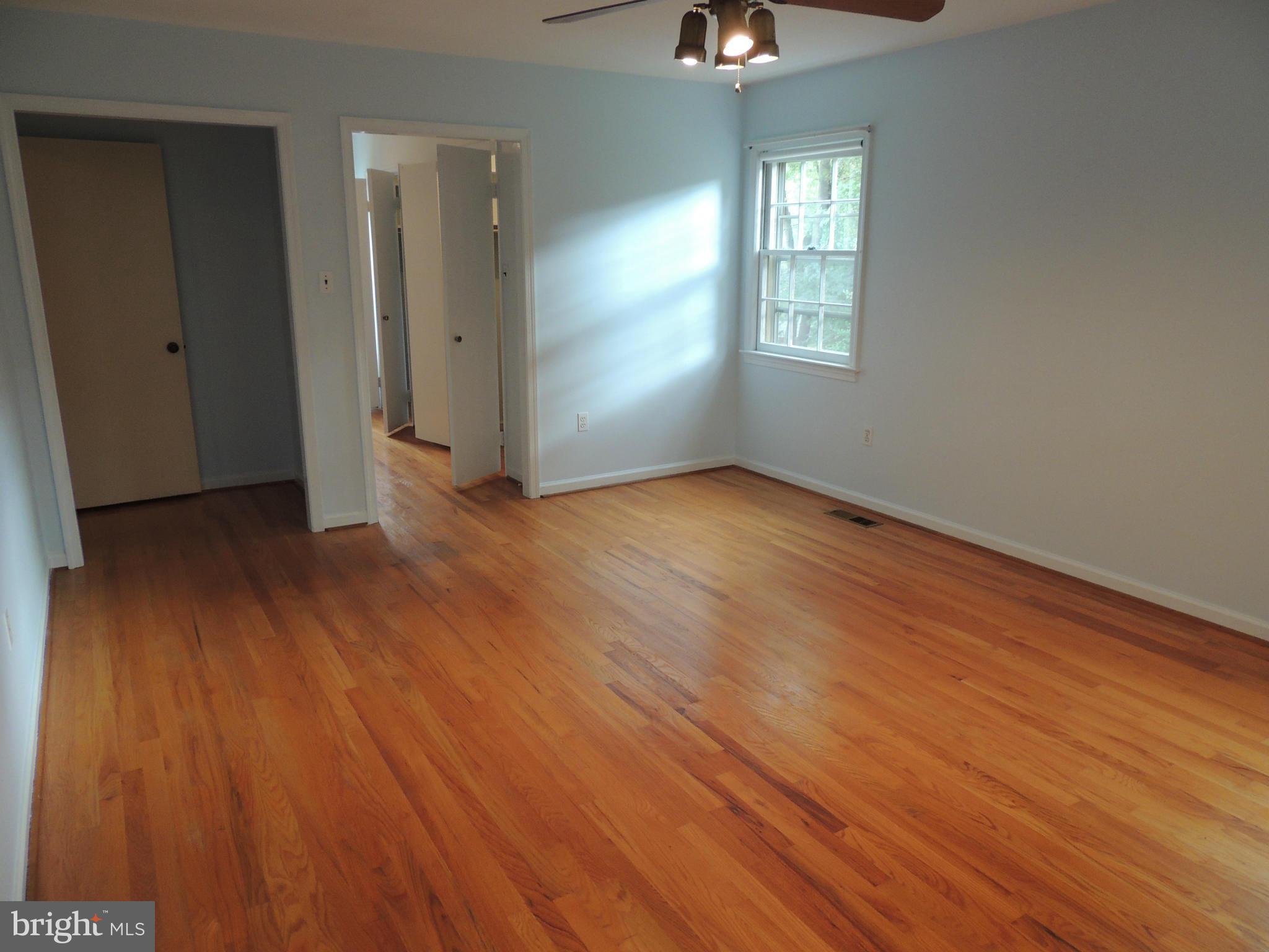 9805 Brookford Road Potomac, MD 20854 - Photo 17 of 30 Bedroom (Master)