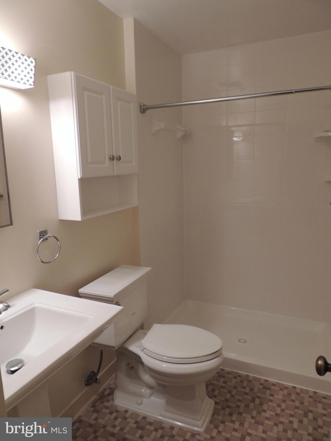 9805 Brookford Road Potomac, MD 20854 - Photo 27 of 30 Bath 3