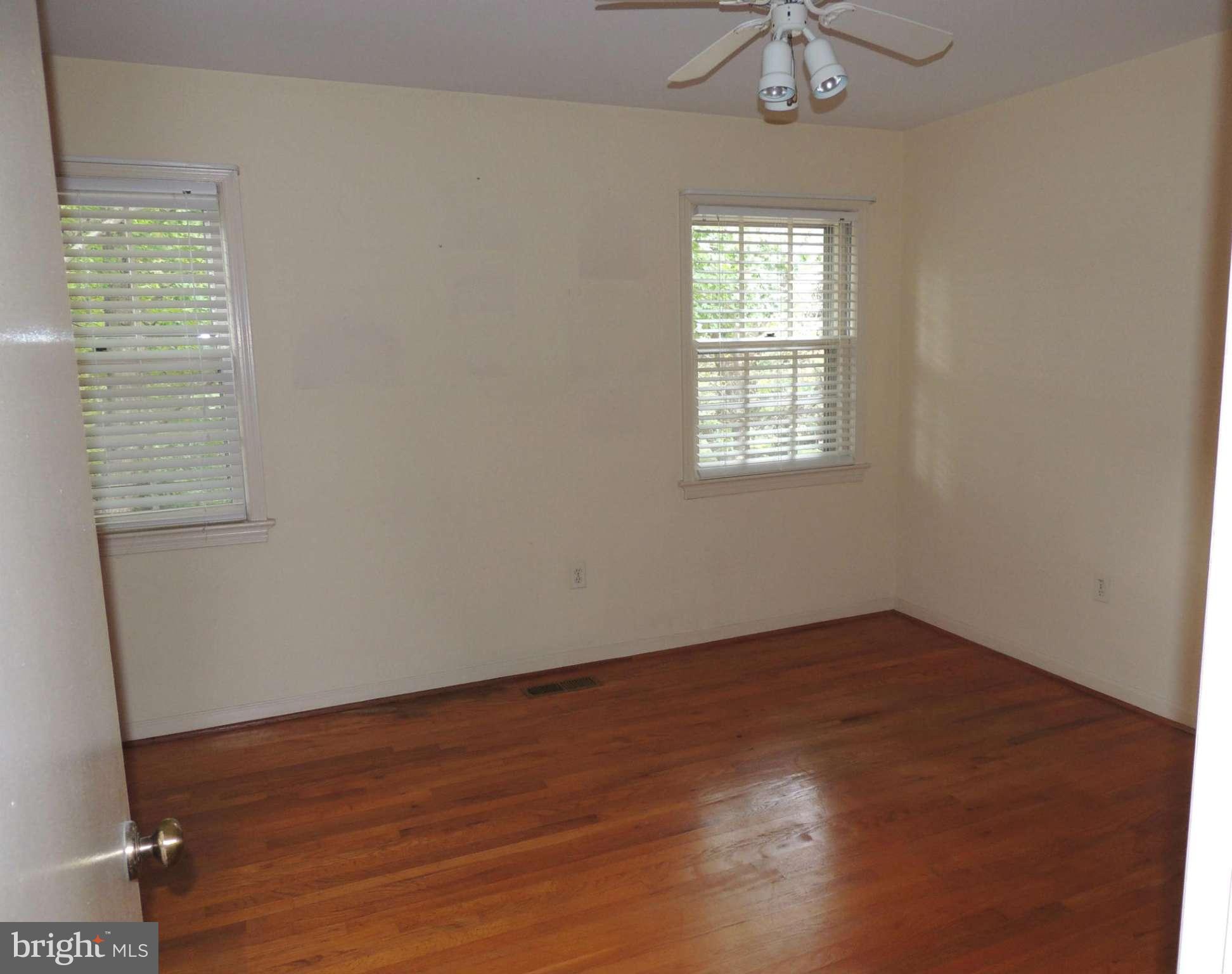 9805 Brookford Road Potomac, MD 20854 - Photo 28 of 30 Bedroom 5